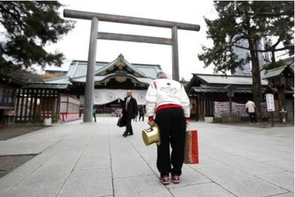 Направленное японским премьером подношение в Ясукуни вызвало резкую критику со стороны РК и Китай